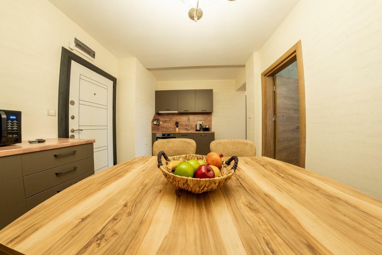 Crown Life Apartment *